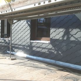 Giebelverkleidung aus Naturschieferplatten