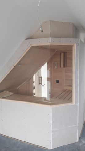 Verkleidung einer Sauna mit Hinterlüftung